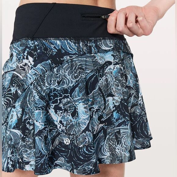 lululemon athletica Dresses & Skirts - Lululemon Play Off the Pleats Mid-Rise Skirt size 4